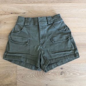 Women’s Ultra High Rise Mom Shorts